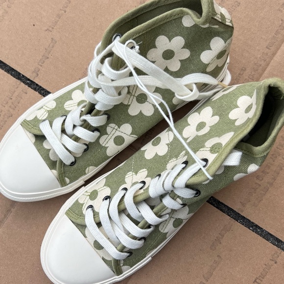 American eagle nwt high top floral sneakers size 8 adorable 70s style - Picture 7 of 7